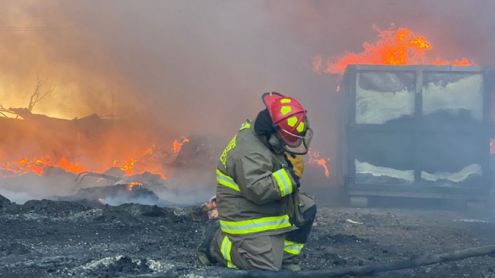 Incendio en Nuevo Laredo: van tres horas y está incontrolable