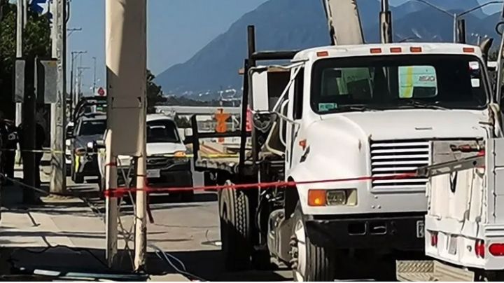 Operador de grúa muere prensado en la Carretera Nacional