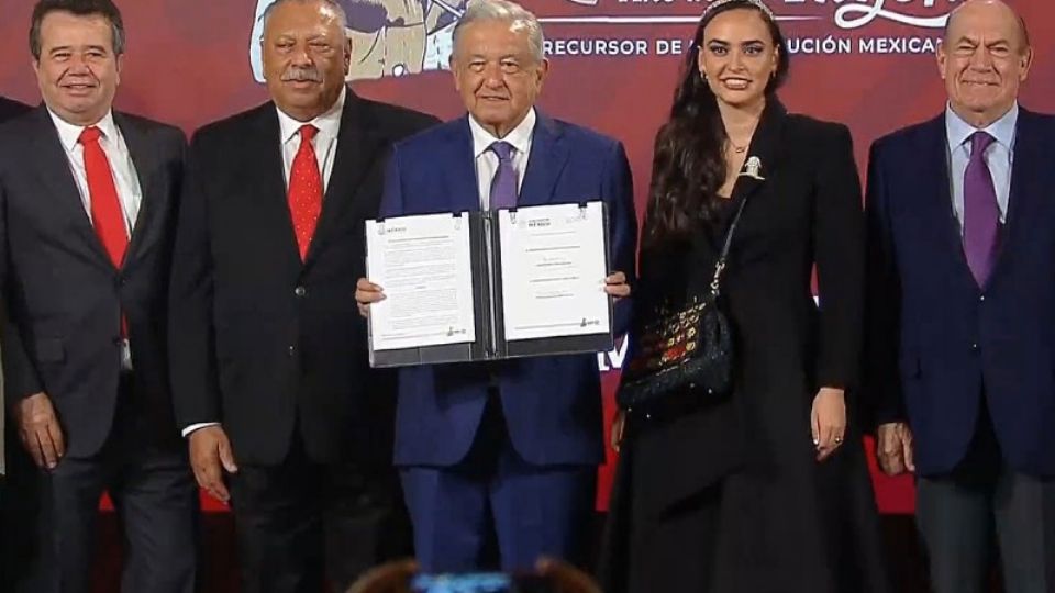 Esta mañana el presidente mexicano firmó un acuerdo con 15 empresas de alimentos y comercializadoras para generar un plan en contra de la inflación nacional.