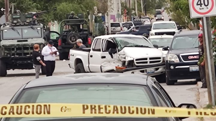 San Cat choca contra camioneta en la colonia Buenavista
