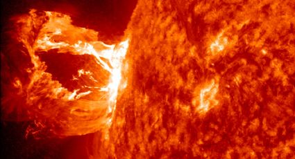 NASA captó una fuerte llamarada en el Sol; expertos investigan la causa