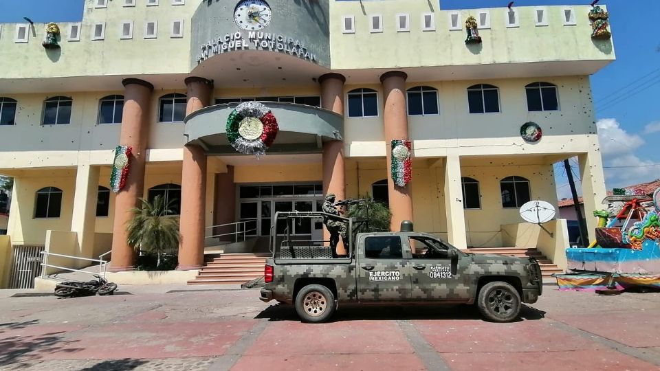 El Ayuntamiento de San Miguel quedó así de su fachada.