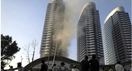 Se incendia edificio Centaurus en Pakistán | VIDEO