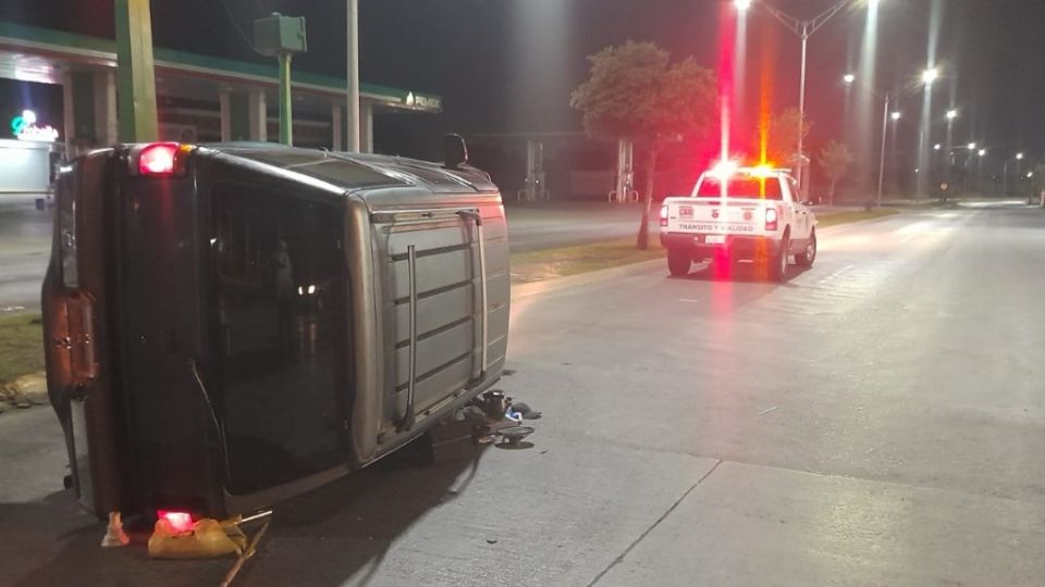 Así quedó la camioneta que fue abandonada esta madrugada.