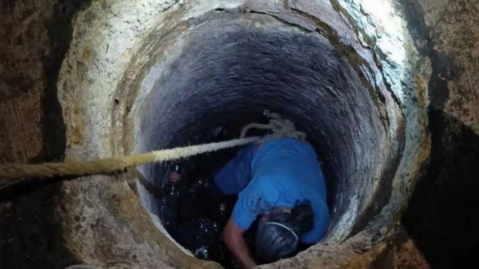 Hermanas caen en coladera y pierden la vida