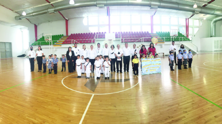 Fomentan valores cívicos en la niñez