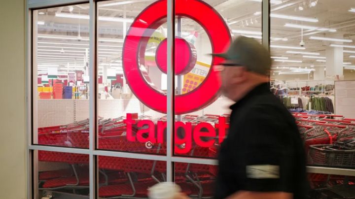 Ataca con cuchillo de carnicero a niño y mujer en tienda Target