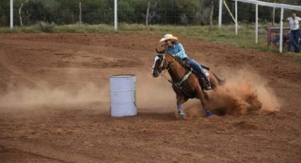 Luce neolaredense Adriana Moreno en Nacional de Rodeo