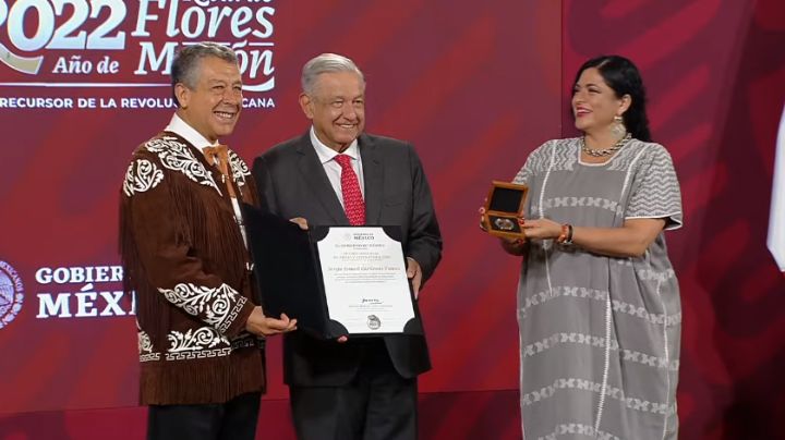 Se entrega Premio  Nacional de Arte y Literatura; tamaulipeco recibe honor