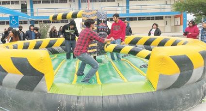 Hacen el frío de lado en la UAT y celebran la Revolución con kermés