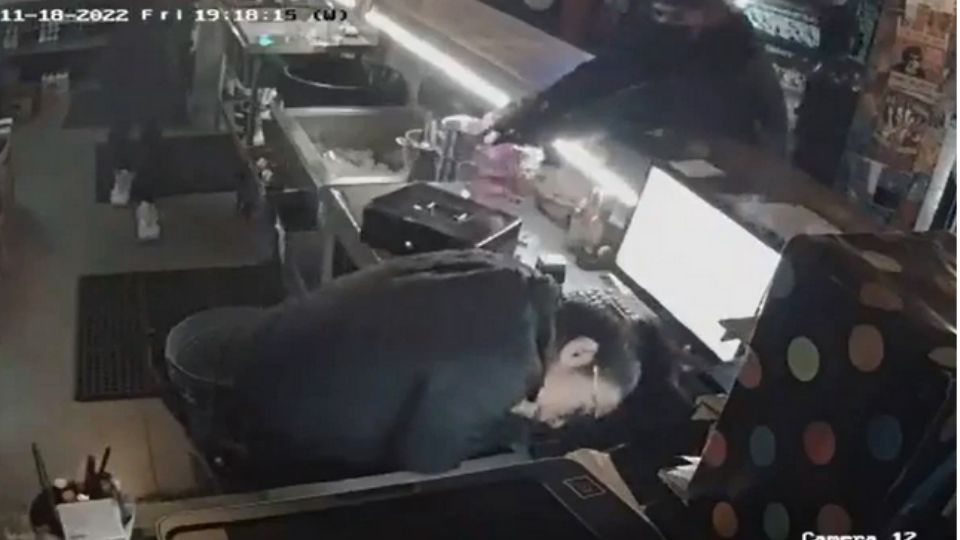 Disparan a quemarropa contra empleadas de bar