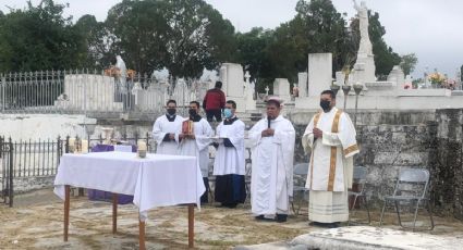 Diócesis de Nuevo Laredo da celebración eucarística en Panteón Municipal Antiguo