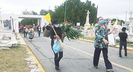 Reviven los panteones con música y recuerdo