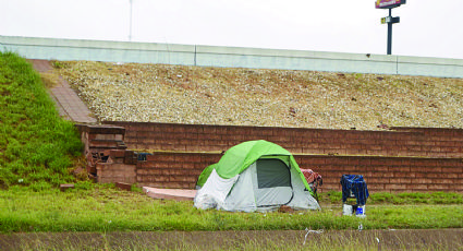 Prefieren instalar 'su hogar' bajo un puente o el parque, que ir a refugios