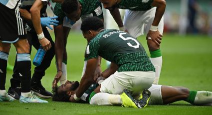 Qatar 2022: brutal impacto de jugador de Arabia Saudita contra compañero lo obliga a retirarse