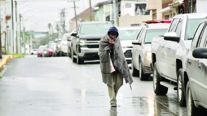Personas sin hogar en los Dos Laredos son ‘golpeadas’ por la soledad, frío y lluvia