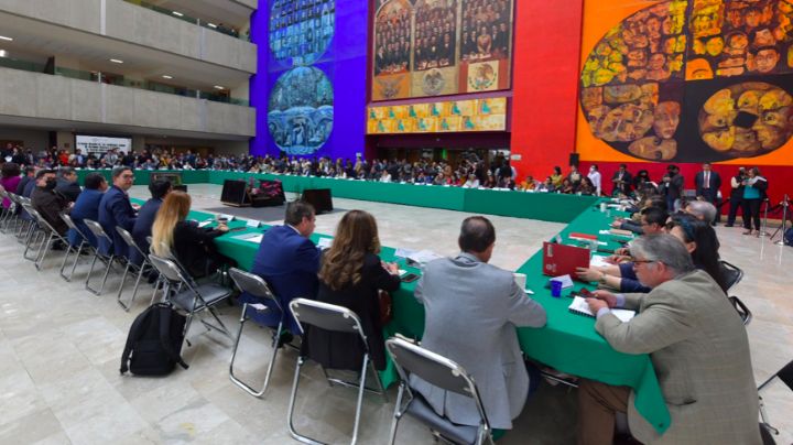 Aprueban en comisiones reforma electoral