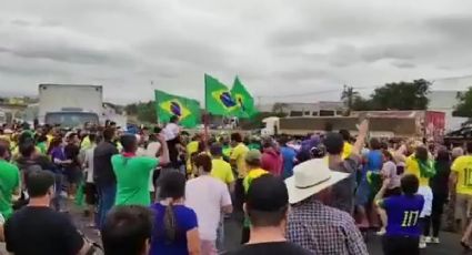 Momento exacto en que atropellan a seguidores de Bolsonaro | VIDEO