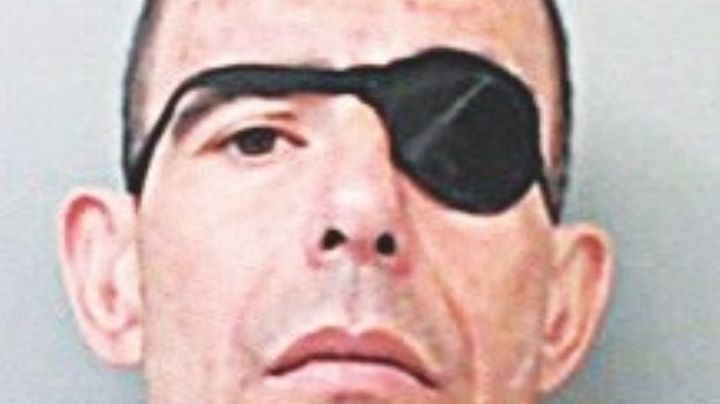 Hallan a comerciante un AR-15 en San Ygnacio