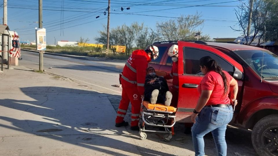 Una de las dos mujeres lesionadas fue llevada al hospital.