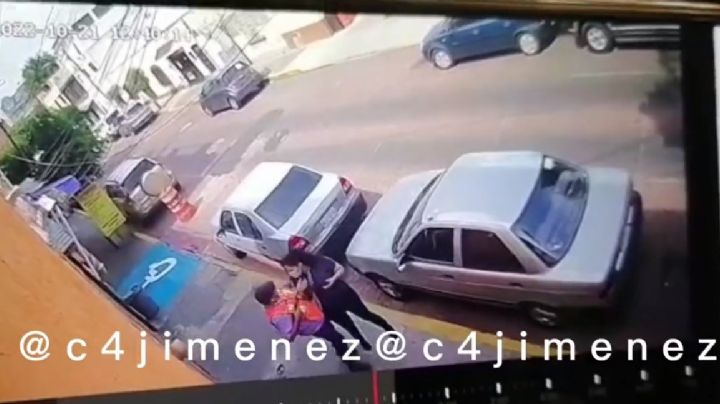 Mujer se resiste al asalto y ladrón la golpea | VIDEO