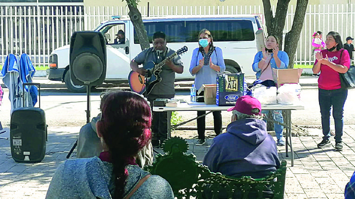 Templo Alcance Victoria celebra 25 años de ayuda altruista