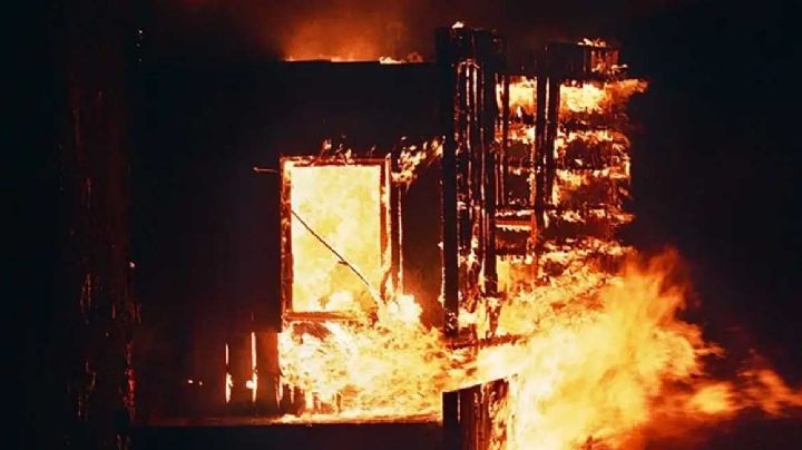 Llamas consumen bodega en parque industrial de Laredo  