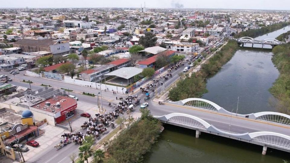 Los rusos que han estado llegando a la ciudad fronteriza huyen de la guerra de su presidente