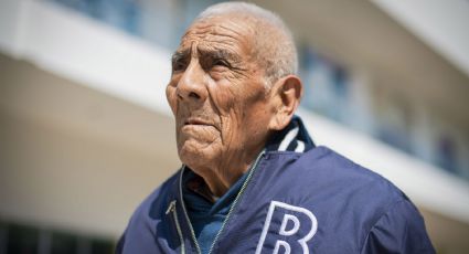 La edad no es límite: abuelito de 84 años se titula como Ingeniero en Puebla