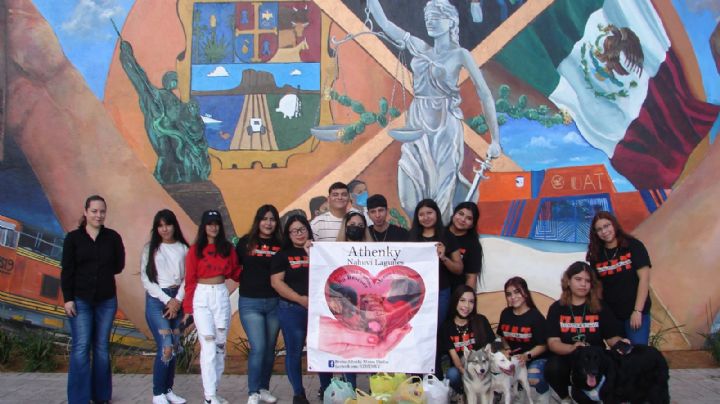 Estudiantes de la UAT apoyan con alimento a perros rescatados