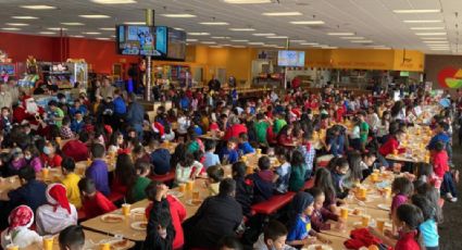 Sorprende Santa y Departamento del Sheriff a cientos de niños de Laredo