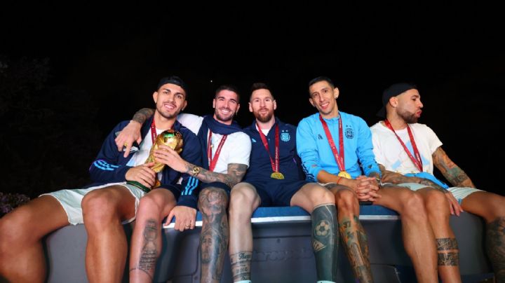 Campeón del mundo celebra en Argentina ante miles; declaran día feriado