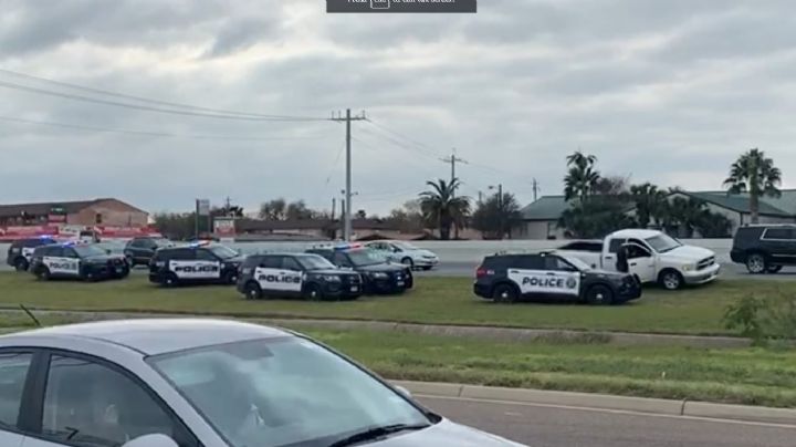 Arrestan a agente tras pelear con automovilista y amenazarlo con pistola