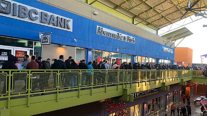 Vacacionistas abarrotan oficina de permisos I-94 para internarse a EU