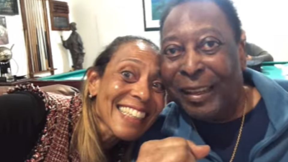 Pelé sigue delicado en el hospital.