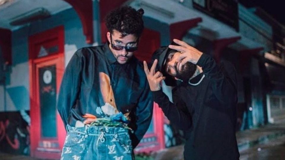 Bad Bunny y Arcángel ofrecieron un concierto sorpresa en una gasolinera de Puerto Rico