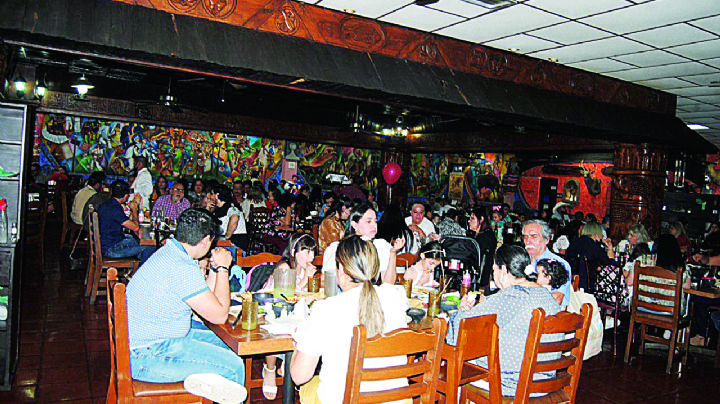 Algunos restaurantes de Nuevo Laredo estarán abiertos hasta después de la media noche