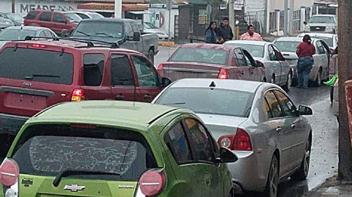 Megacarambola en la Avenida Revolución; chocan 18 vehículos