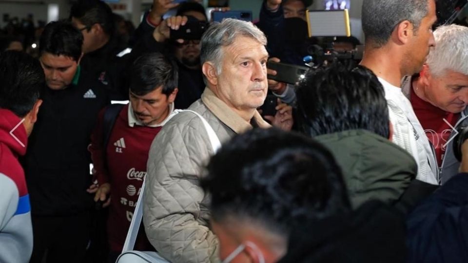 Gerardo 'El Tata' Martino aguantó los insultos de los aficionados a su llegada al AICM