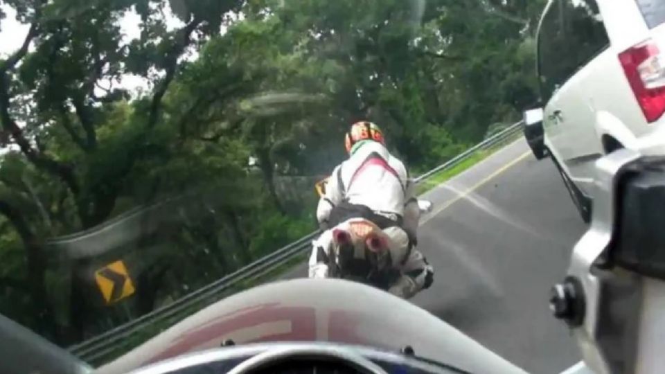 Un fuerte accidente se registró en la carretera México - Cuernavaca