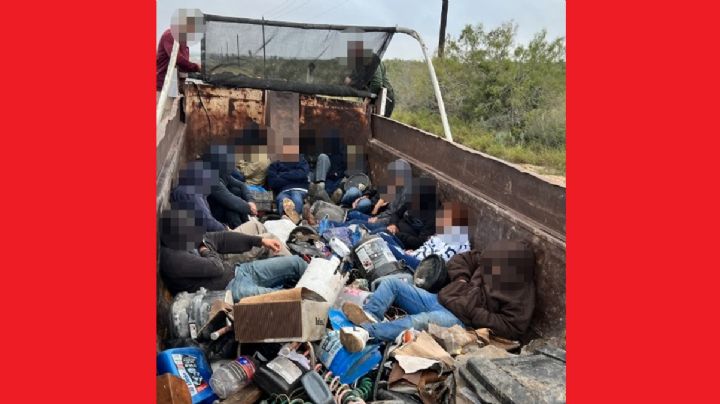 Aseguran camión de volteo lleno de indocumentados