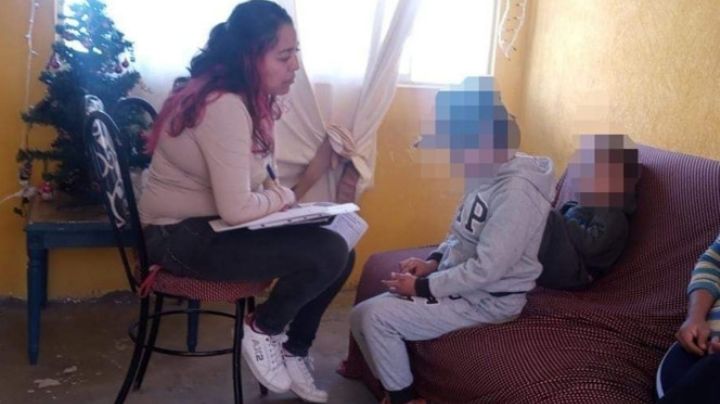 Encarga a sus hijos con su vecina para ir a trabajar... ¡en otro Estado!