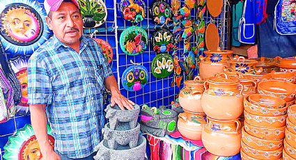 Artesano de Puebla trae fe, piedra, madera y barro al Santuario de la Virgen de Guadalupe