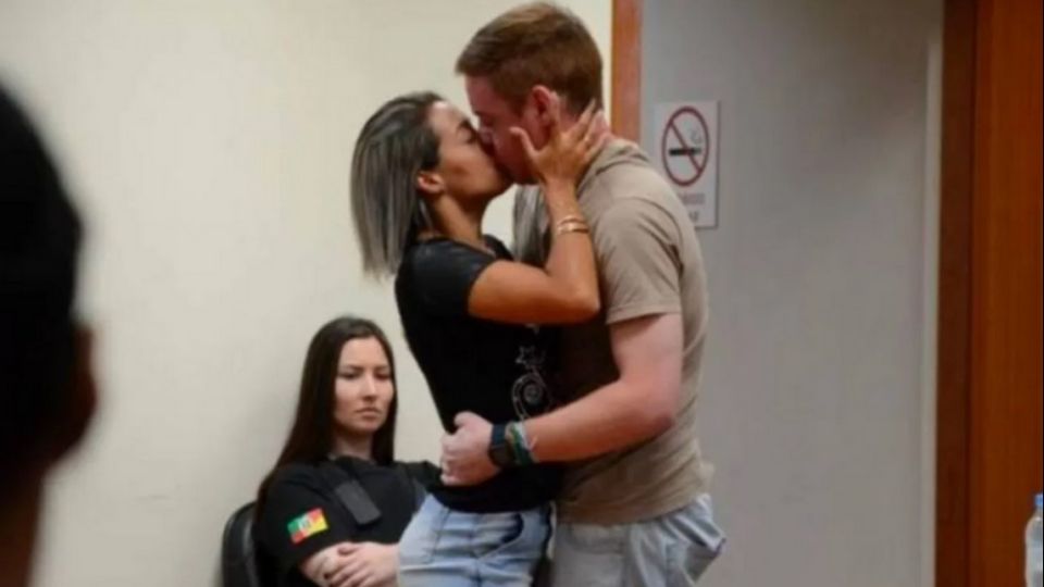 El beso en la corte le dio la vuelta al mundo