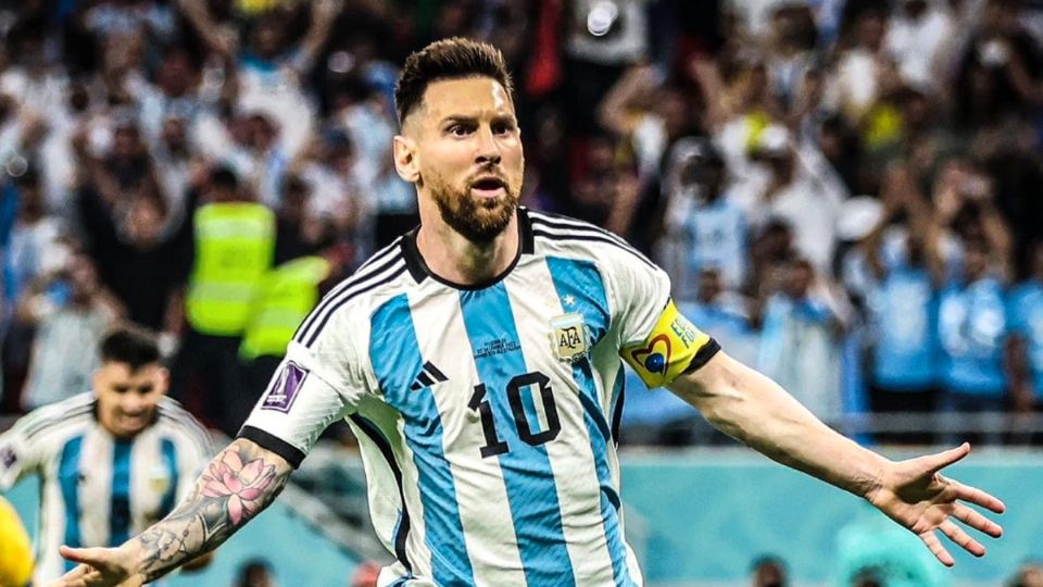 MEssi anota de penal