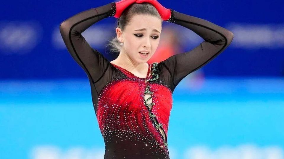 Kamila consiguió ganar la medalla de oro en patinaje artístico por equipos para el Comité Olímpico Ruso