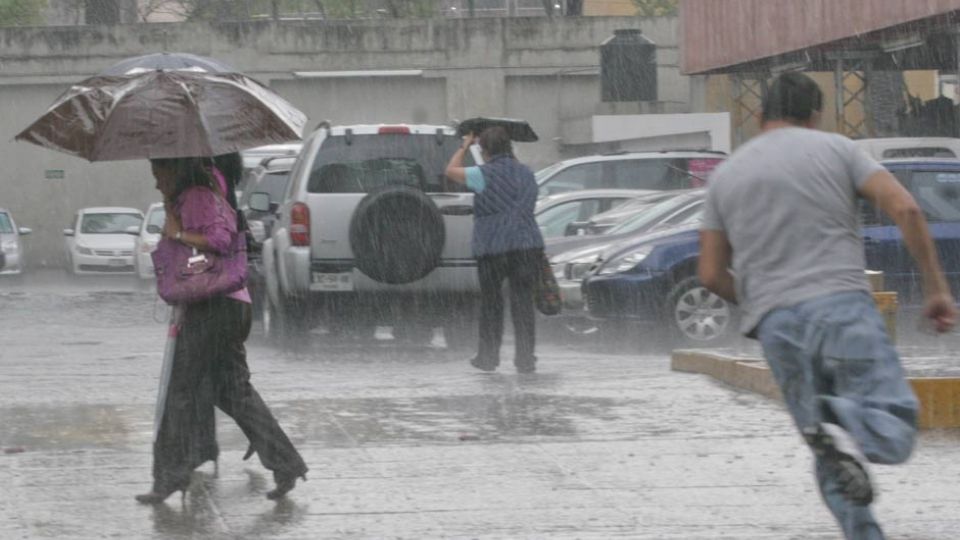 Mañana se mantiene caliente, sin embargo para ese día hay hasta este momento 95 por ciento de probabilidades de tormentas para la tarde o por la noche