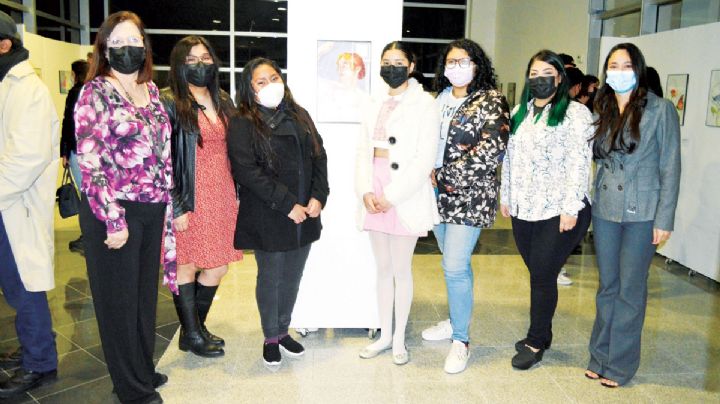 Expone Colectivo Acuarela su trazo con 'Geometría' en el Centro Cultural