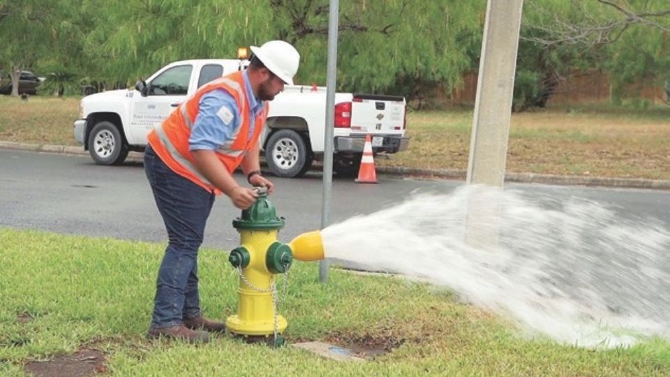 Equipos municipales están probando el resultado de los trabajos, a la vez que recargando las líneas que se quedaron vacías