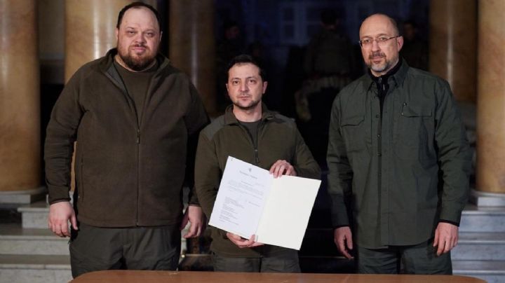 Presidente de Ucrania firma solicitud para entrar a la Unión Europea